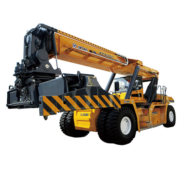 Versatile and adaptable telescopic crane trucks for various industries.