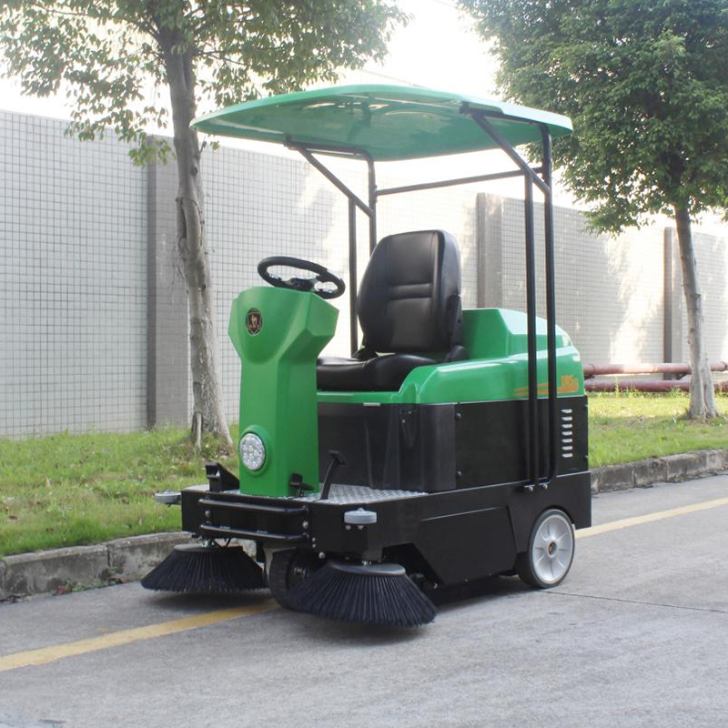 DQS13A Driving type sweeper with canopy