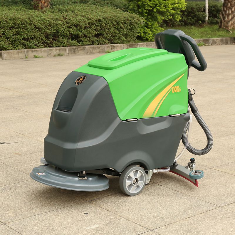 DQX5B Push Scrubber