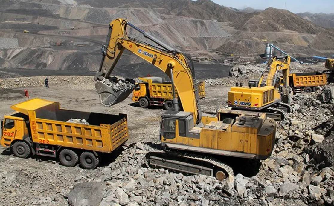 Used 90T LARGE MINE EXCAVATOR