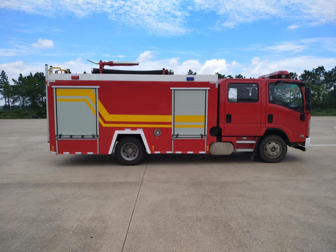 Isuzu 700P Fire-Extinguishing Foam Tanker