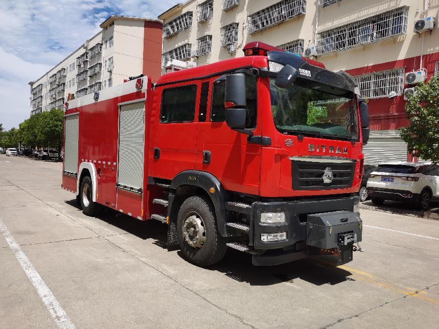 5.7T压缩空气泡沫消防车-01