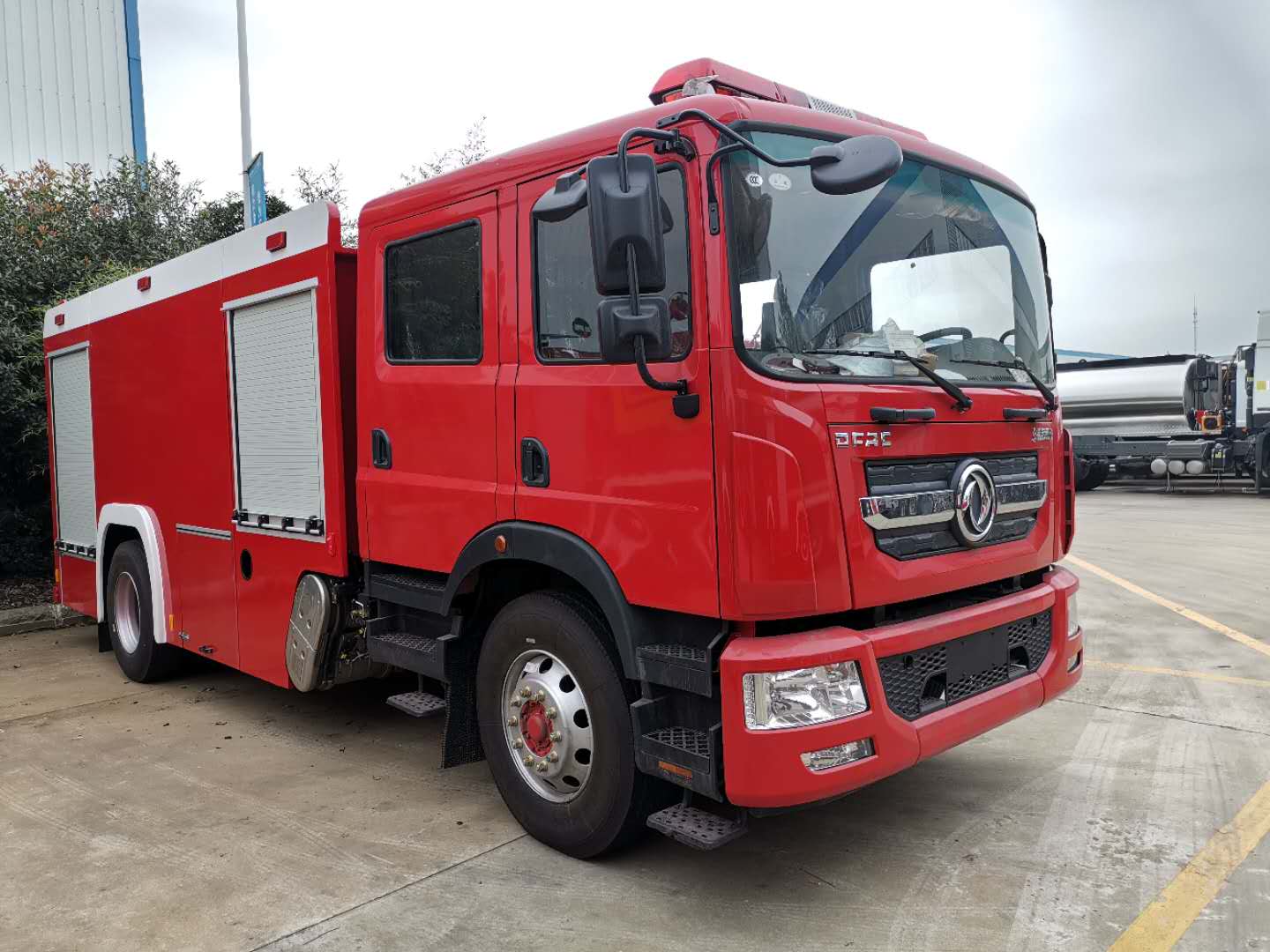 6吨泡沫消防车-02