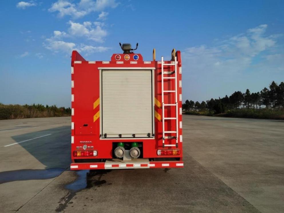 25吨泡沫消防车-02